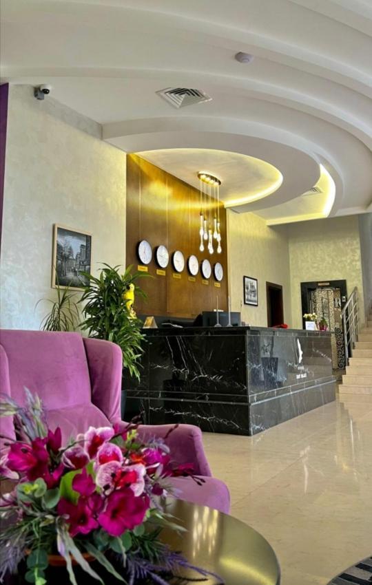 East Palace Hotel Alma-Ata Buitenkant foto
