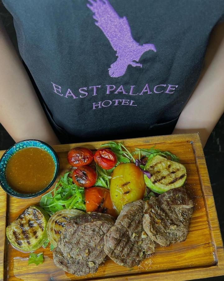 East Palace Hotel Alma-Ata Buitenkant foto
